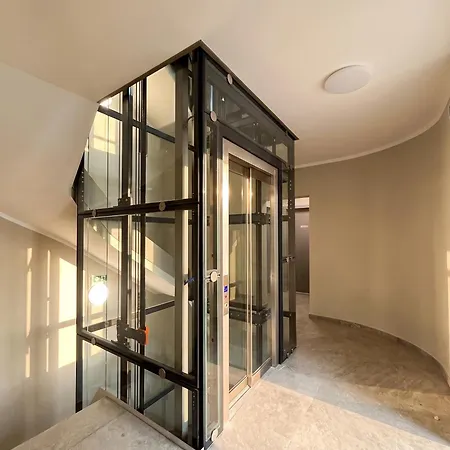 Turnkey I Henry's Tower * Praga