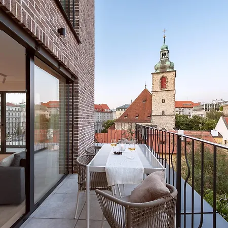 Turnkey I Henry's Tower Apartment *