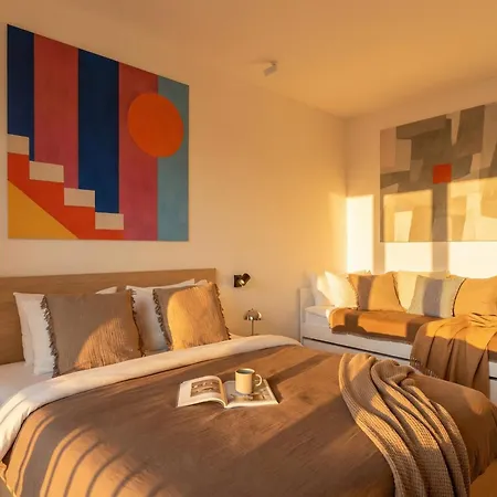 Turnkey I Henry's Tower Apartment Prag