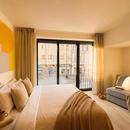 Turnkey I Henry's Tower Apartment Prague