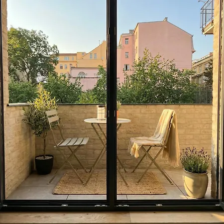 Turnkey I Henry's Tower Apartment Prague